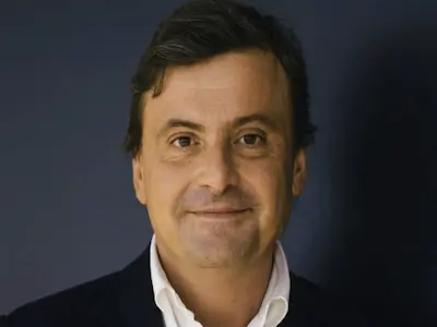 Carlo Calenda raccomanda Astrelwick